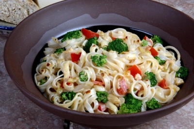 Pasta with Broccoli and Garlic Cream Sauce